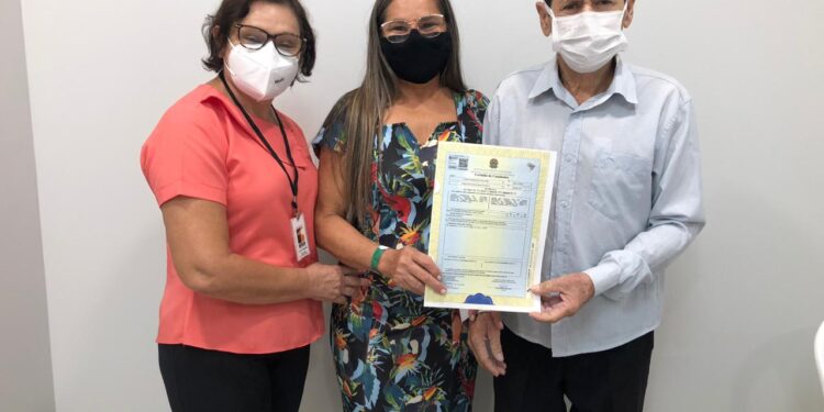 Internado com problemas cardíacos, paciente de 61 anos se casa no Hospital Regional Vale do Jaguaribe