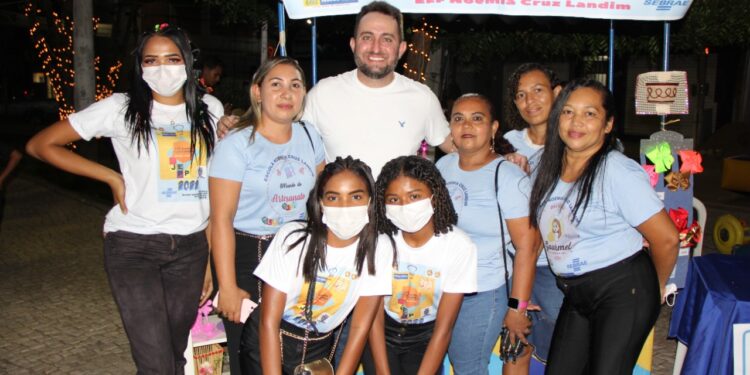 Alunos da rede municipal de Missão Velha integrantes do Projeto JEPP participam da 1° Feira do Empreendedor