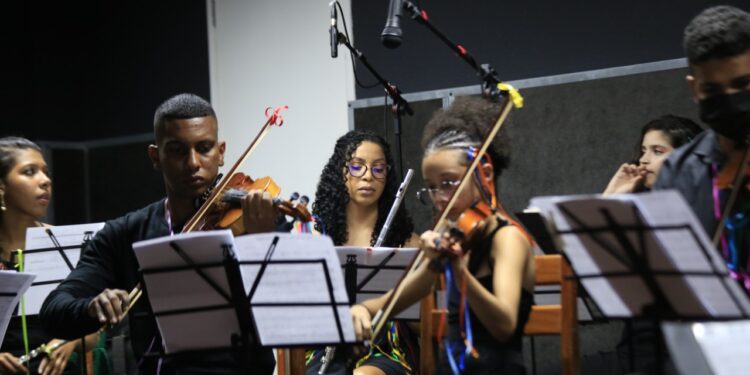 Entre a poesia e o som: Vila da Música apresenta o recital final da Escola com o tema “Cancioneiro Popular do Nordeste”