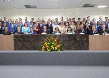 Elmano de Freitas e Jade Romero são diplomados para comandar Governo do Ceará a partir de 2023