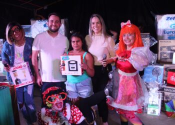 Missão Velha reúne multidão no encerramento do Natal com show de prêmios