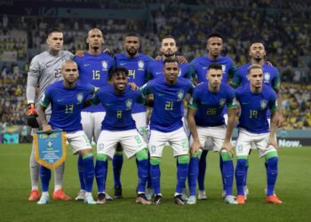 Com time alternativo, Brasil perde para Camarões na última rodada da fase de grupos