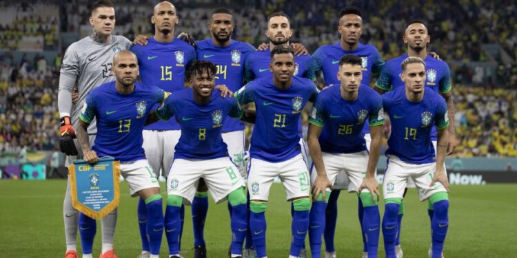 Com time alternativo, Brasil perde para Camarões na última rodada da fase de grupos