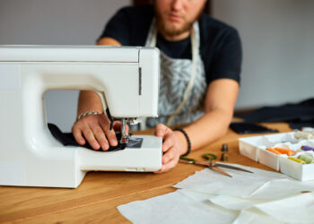 Cursos de Corte e Costura e Conserto de Eletrônicos estão com vagas em Juazeiro do Norte