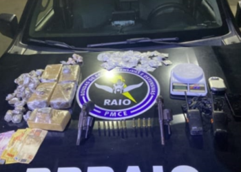 CPRaio apreende duas armas, drogas e rádio de comunicação, em Juazeiro do Norte