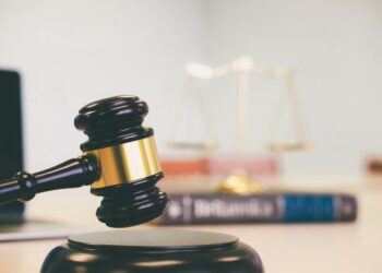 Após denúncia do MPCE, homem é sentenciado a 12 anos de prisão por tentativa de homicídio dentro de igreja em Icó