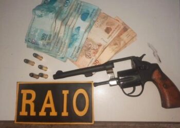 Homem é preso e arma de fogo é apreendida em ação da PMCE em Juazeiro do Norte