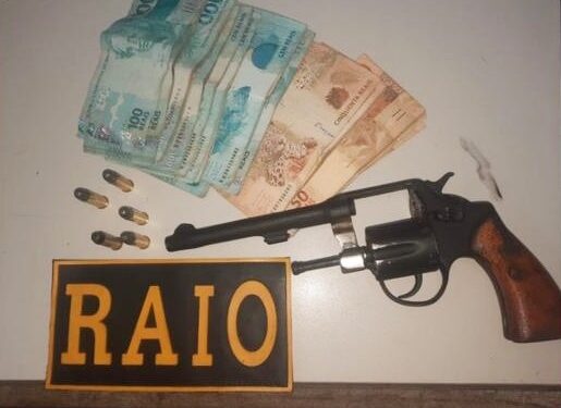 Homem é preso e arma de fogo é apreendida em ação da PMCE em Juazeiro do Norte