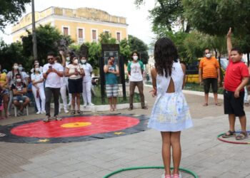 RAPS Barbalha realiza ação alusiva à Campanha do Janeiro Branco na Praça da Estação