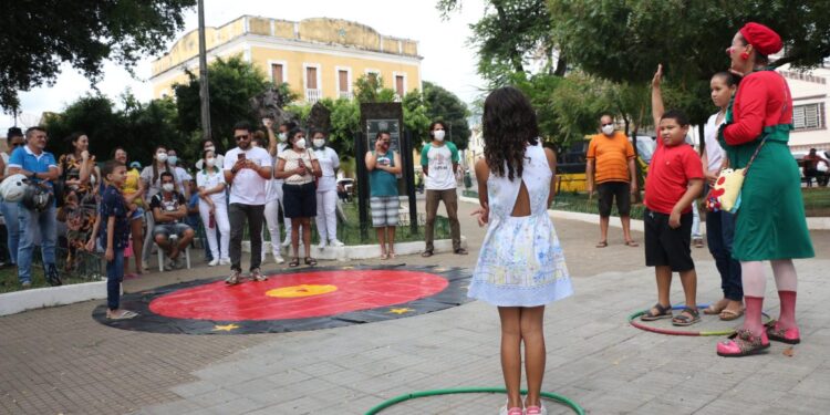 RAPS Barbalha realiza ação alusiva à Campanha do Janeiro Branco na Praça da Estação