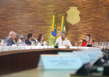 Em 1ª reunião do secretariado, governador discute prioridades e destaca parcerias com Governo Federal