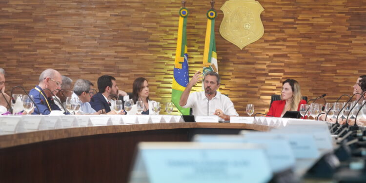 Em 1ª reunião do secretariado, governador discute prioridades e destaca parcerias com Governo Federal