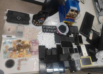 PMCE prende suspeito de tráfico de drogas e apreende 33 celulares em Juazeiro do Norte