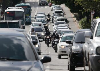 Detran-CE divulga calendário de licenciamento 2023 para veículos automotores