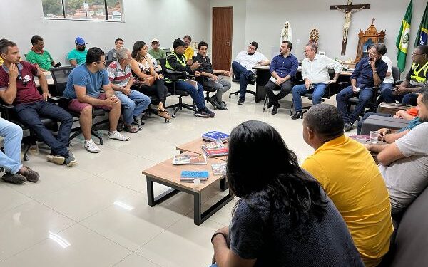 Crato se reúne com representantes da Associação do Transporte Alternativo