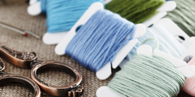 Complexo Ambiental Caminhos do Horto promove oficina criativa de bordado urbano facilitada pelo grupo Wà Coletivo