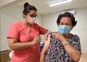 Crato continua aplicação de dose de reforço bivalente nesta sexta-feira (3)