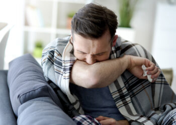 No mês de Combate à Tuberculose: especialista fala sobre a importância do tratamento e prevenção adequada para a doença.