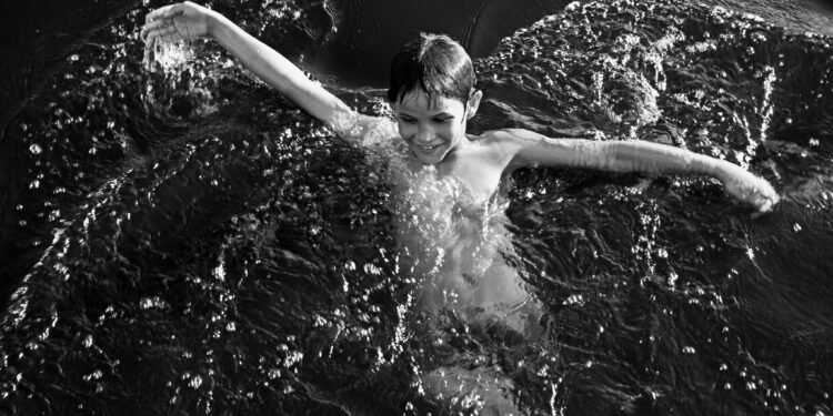 Duas exposições do projeto Artes Visuais Sesc entregam novas sensações aos visitantes no Cariri