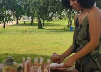 Complexo Ambiental Caminhos do Horto oferta Oficina Tirando tinta de “pedra” na escola Alaíde Silva Santos