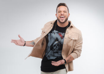 Comediante Flávio Andradde traz seu show “O Azar é meu?” para o Teatro do Centro de Convenções do Cariri