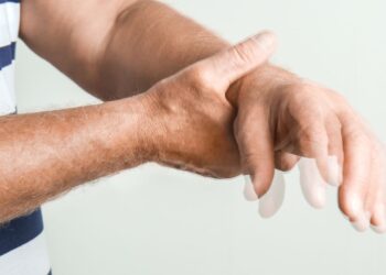 Doença de Parkinson atinge pessoas cada vez mais jovens