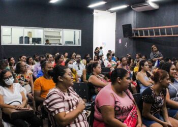 Barbalha: Programa Criança Feliz promove palestra de conscientização sobre o Autismo