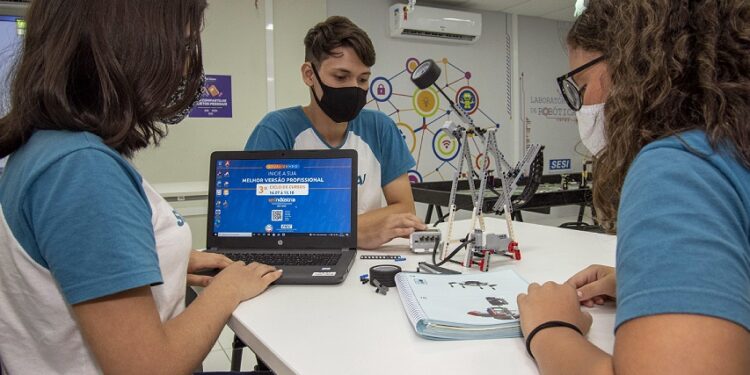 SESI Fábrica de Robôs será implantada na rede municipal de ensino de Juazeiro do Norte