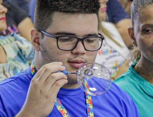 Missão Velha realiza seminário sobre o autismo e regulamenta Lei do acesso ao cartão de identificação