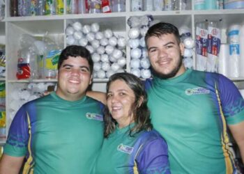 Mães permissionárias trabalham junto com os filhos na Ceasa-CE