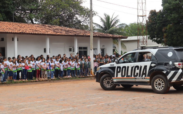 Rede Municipal de Ensino participa de evento alusivo ao Dia Estadual do Proerd