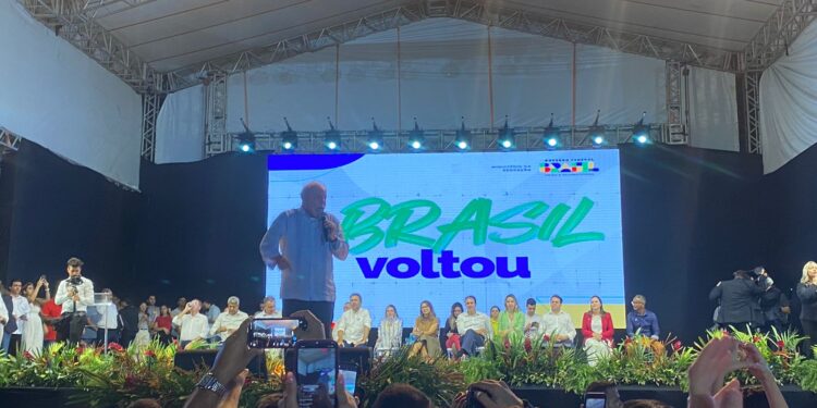 Presidente Lula, ministro Camilo e governador Elmano visitam Crato e lançam Pacto Nacional pela Retomada de Obras da Educação Básica