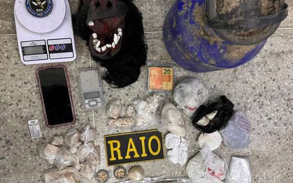 Foragida por integrar grupo criminoso é presa pela PMCE com drogas em Iguatu