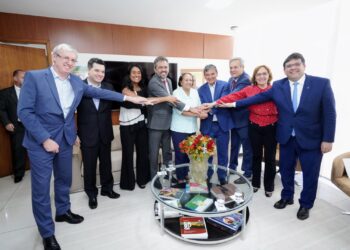 “Não vamos descansar enquanto não encontrarmos a última pessoa que esteja passando fome na nossa região”, reforça Elmano sobre pacto firmado pelo Consórcio Nordeste