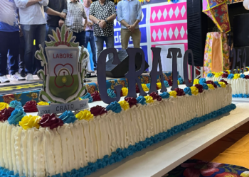 Cratenses comemoraram aniversário da cidade com bolo gigante