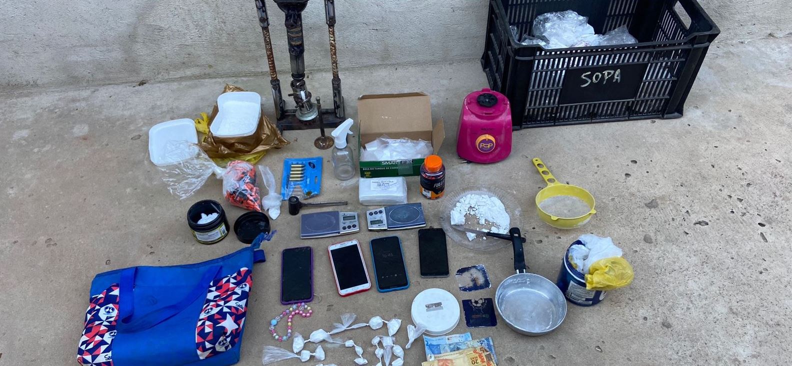 Dupla é presa e laboratório de drogas é desativado pela PC-CE em Missão Velha