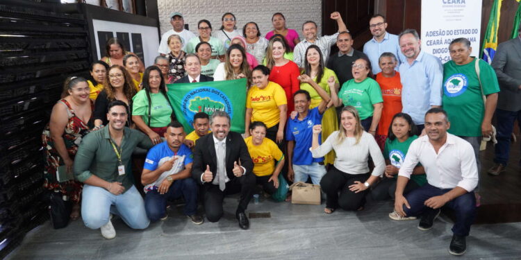 Governo do Ceará adere a programa que busca dar mais dignidade a classe dos catadores de materiais recicláveis