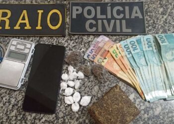 Mãe e filho suspeitos de tráfico de drogas são presos em ação conjunta em Limoeiro do Norte