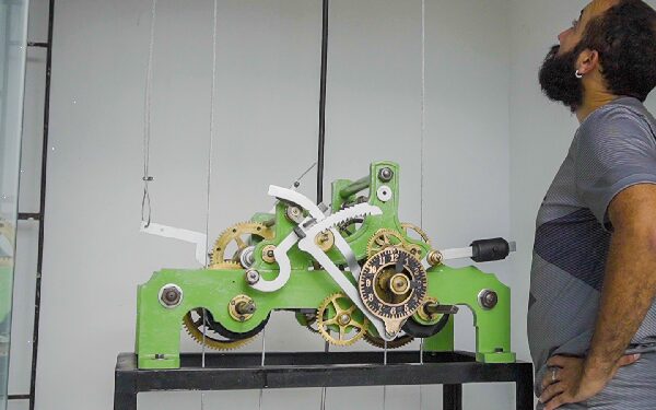 Relógio histórico da Praça Francisco Sá está funcionando em fase de teste