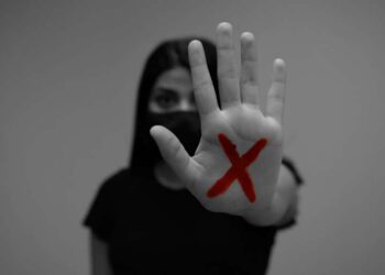 Campanha “As Rosas Falam” da DDM de Juazeiro do Norte incentiva vítimas a denunciarem a violência doméstica