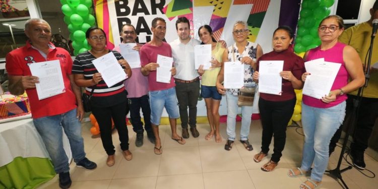 Barbalha faz doação de lotes para antigos quiosqueiros do Parque da Cidade
