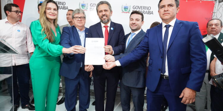 Ceará assina acordo de cooperação técnica com a Paraíba para fortalecer combate à criminalidade