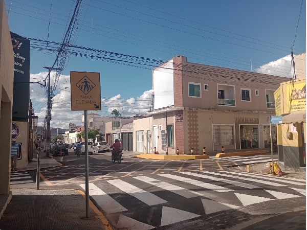 Juazeiro do Norte tem primeiro cruzamento elevado para pedestres