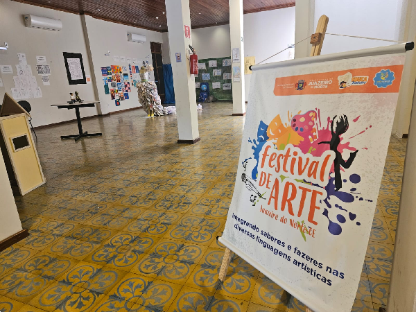 Trabalhos produzidos por estudantes da rede municipal estão em exposição