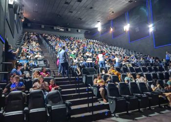 Cine Azul: Cariri Shopping recebe cerca de 650 pessoas para sessão de cinema especial para pessoas com deficiência intelectual e múltipla