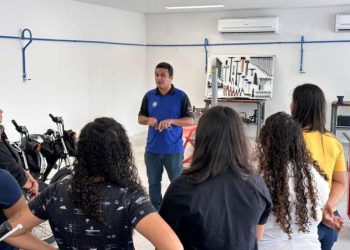 Assistidas pela Casa da Mulher Brasileira compõem primeira turma do curso de Mecânica de Motocicletas do Senai Ceará