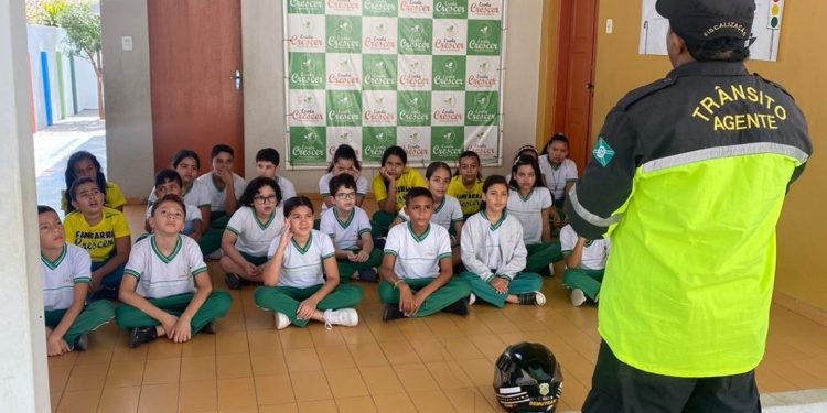 Barbalha: Demutran realiza ação educativa durante a Semana Nacional do Trânsito