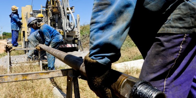 Cagece inicia instalação de dois novos poços em Juazeiro do Norte