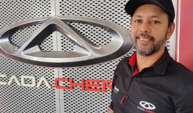 Com muito bom humor vendedor completa 25 anos no mercado automotivo do Cariri