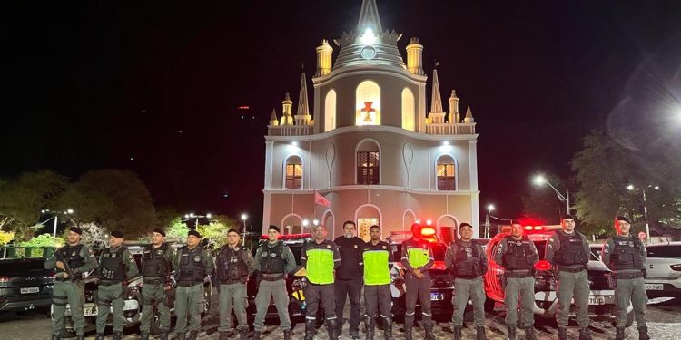 Demutran e Polícia Militar realizam ação conjunta para garantia da segurança do trânsito em Barbalha